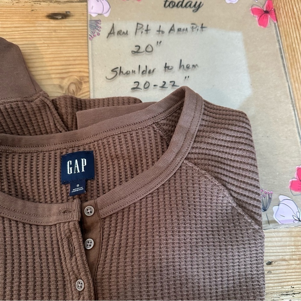 Gap Waffle Raglan Henley T-Shirt - Picture 12 of 15